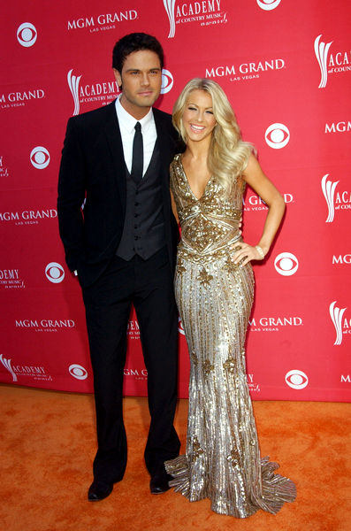 Chuck Wicks, Julianne Hough<br>44th Annual Academy Of Country Music Awards - Arrivals