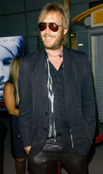 Rhys Ifans<br>