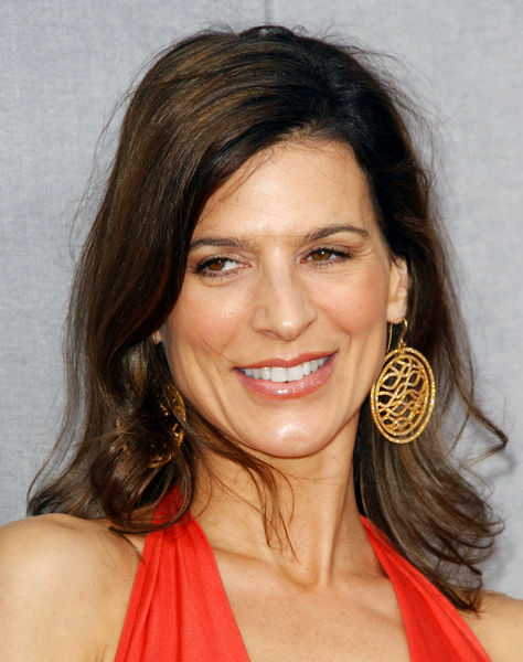 Perrey Reeves Pictures with High Quality Photos