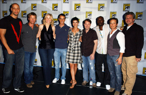 Elizabeth Mitchell, Morena Baccarin, Morris Chestnut, Joel Gretsch, Jace Hall, Scott Wolf, Jeffrey Bell<br>2009 Comic Con International - Day 3