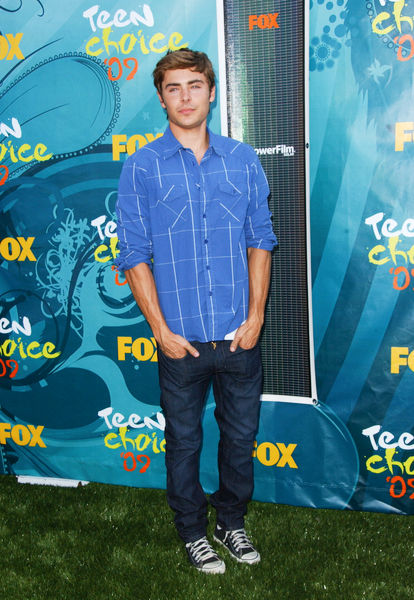 Zac Efron<br>2009 Teen Choice Awards - Arrivals