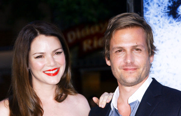 Gabriel Macht, Jacinda Barrett<br>