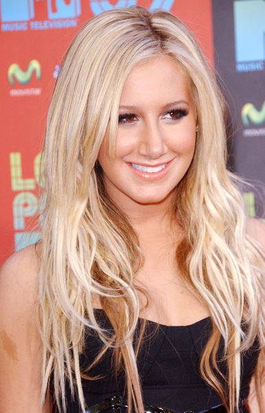 Ashley Tisdale<br>2009 MTV Latin VMAs - Arrivals