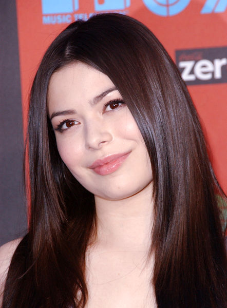 Miranda Cosgrove<br>2009 MTV Latin VMAs - Arrivals