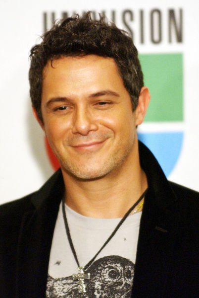 Alejandro Sanz Latest News, Bio, Profile, Album, Movie and Photo.