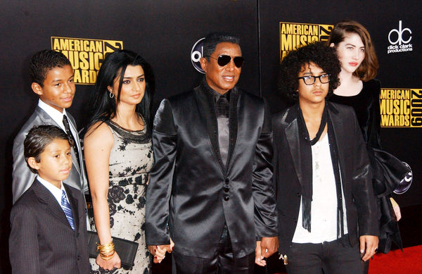 Jermaine Jackson, Halima Rashid<br>2009 American Music Awards - Arrivals