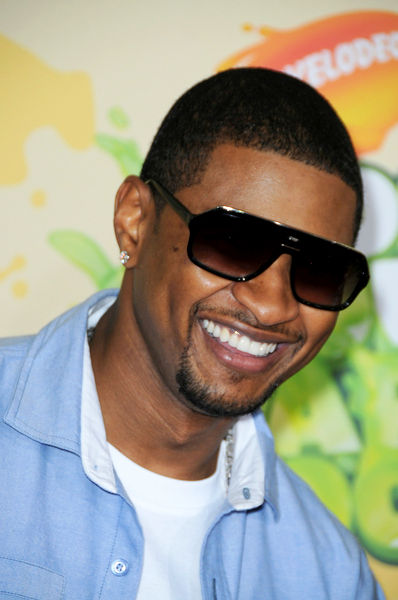 Usher<br>Nickelodeon's 2009 Kids' Choice Awards - Arrivals