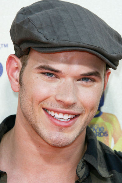 Kellan Lutz<br>18th Annual MTV Movie Awards - Arrivals