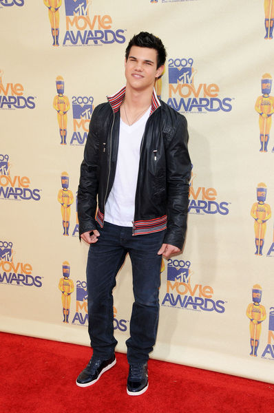 Taylor Lautner<br>18th Annual MTV Movie Awards - Arrivals
