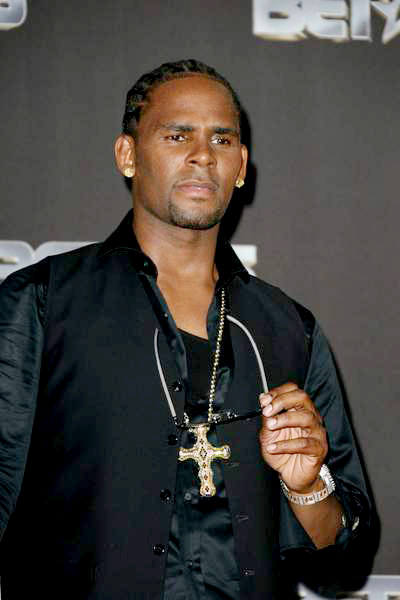 R. Kelly<br>BET's 25th Anniversary Show - Press Room