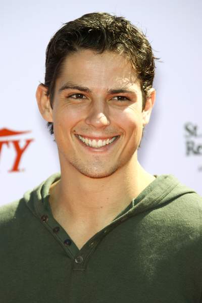 Sean Faris Latest News, Bio, Profile, Album, Movie and Photo.