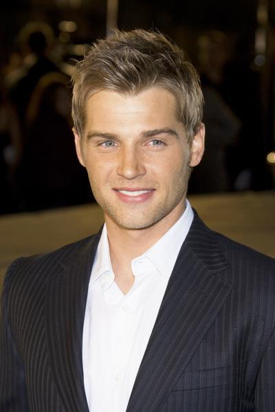 Mike Vogel<br>