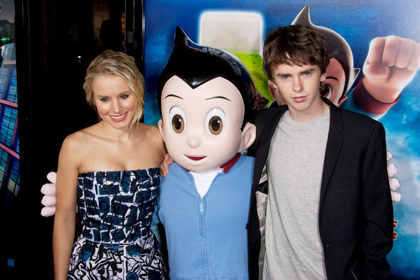 Kristen Bell, Freddie Highmore<br>