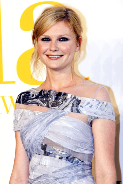 Kirsten Dunst<br>2009 CFDA Fashion Awards - Arrivals