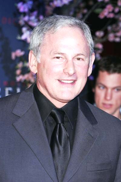 Victor Garber<br>Premiere of Memoirs of a Geisha