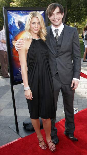 Claire Danes, Charlie Cox<br>Stardust Los Angeles Movie Premiere - Red Carpet