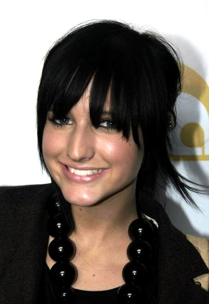 Ashlee Simpson<br>Tsunami Benefit Concert - Red Carpet