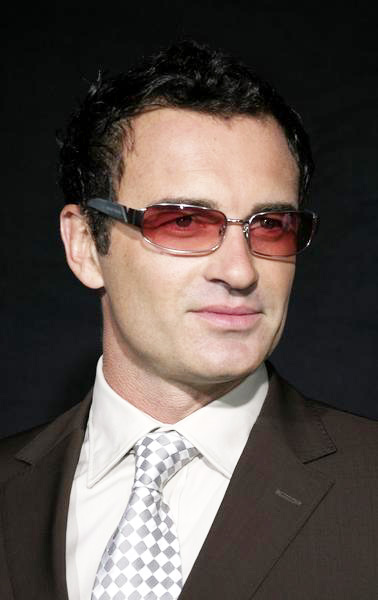 Julian McMahon Latest News, Bio, Profile, Album, Movie and Photo.