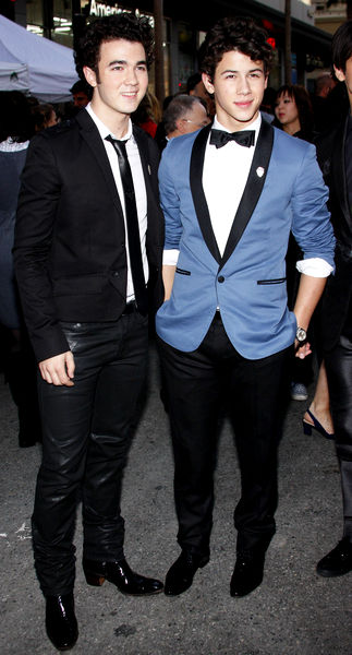 Nick Jonas, Kevin Jonas, Jonas Brothers<br>