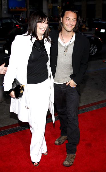 Anjelica Huston, Jack Huston<br>