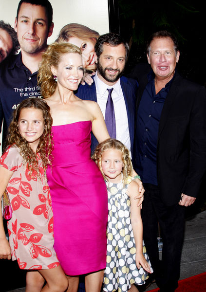 Judd Apatow, Leslie Mann, Maude Apatow, Iris Apatow, Garry Shandling<br>