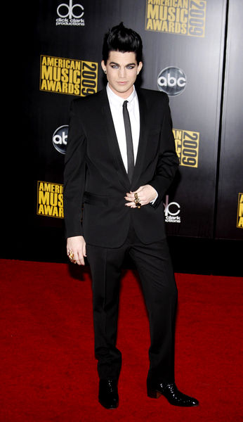 Adam Lambert<br>2009 American Music Awards - Arrivals