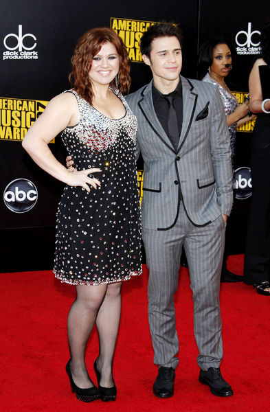 Kelly Clarkson, Kris Allen<br>2009 American Music Awards - Arrivals