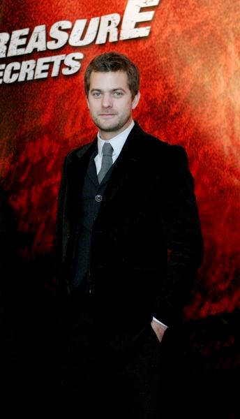 Joshua Jackson<br>