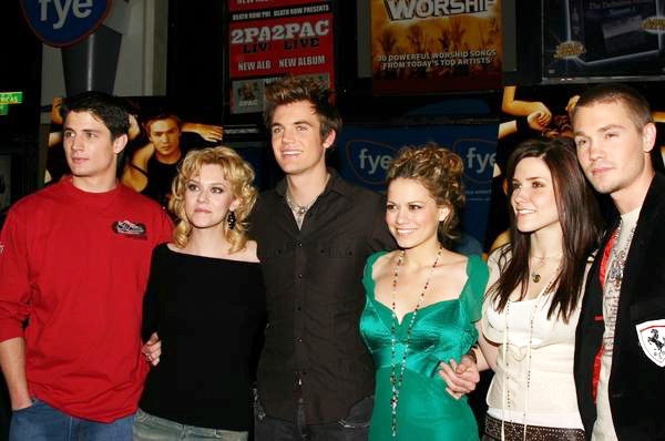 Chad Michael Murray, Sophia Bush, Tyler Hilton, James Lafferty, Hilarie Burton, Bethany Joy Galeotti<br>Cast Of One Tree Hill Special Appearance At F.Y.E.