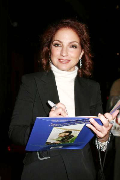 Gloria Estefan<br>Gloria Estefan Signs Her Book Noelle the Bulldog at Gypsy Tea in New York City