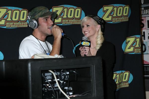 Ashlee Simpson;<br>Ashlee Simpson Signs Her New CD I Am Me