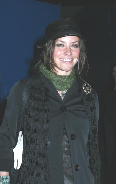 Evangeline Lilly<br>MTV TRL Show Exits - 1-11-2006