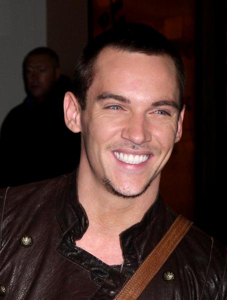 Jonathan Rhys-Meyers<br>Jay-Z, Jonathan Rhys Meyers and Reena Hammer at MTV's TRL on November 12, 2007