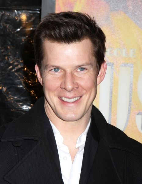 Eric Mabius<br>