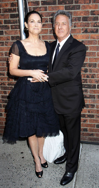 Dustin Hoffman, Lisa Gottsegen<br>37th Annual FIFI Awards - Arrivals