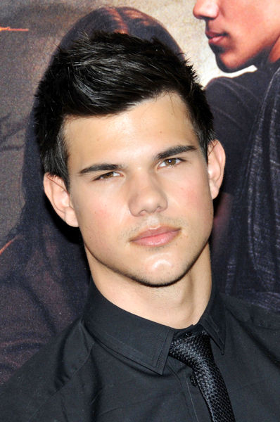 Taylor Lautner<br>