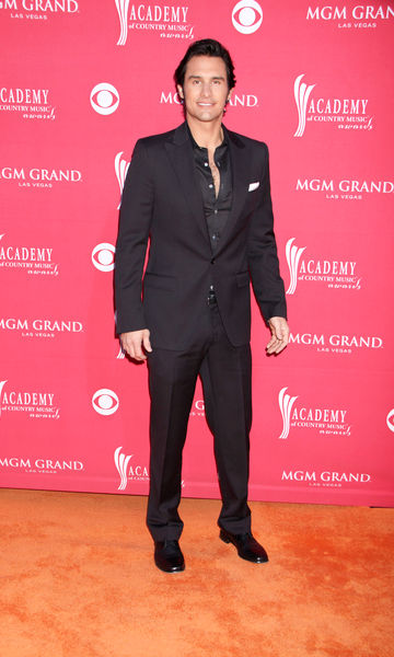 Joe Nichols Latest News, Bio, Profile, Album, Movie and Photo.