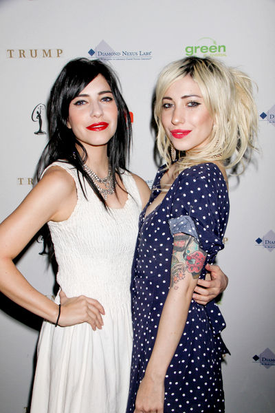 The Veronicas<br>2009 Miss USA Pageant - Arrivals