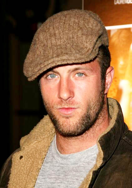 Scott Caan Latest News, Bio, Profile, Album, Movie and Photo.