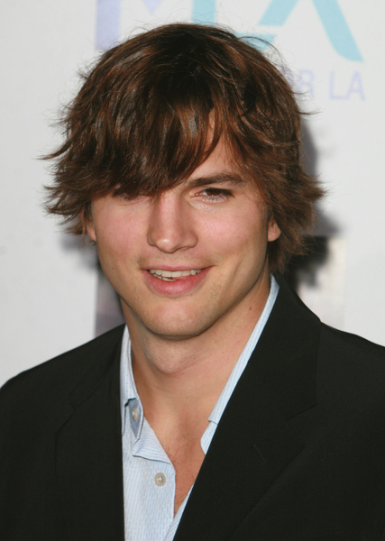 Ashton Kutcher<br>Mentor LA's Promise Gala Honoring Tom Cruise - Red Carpet