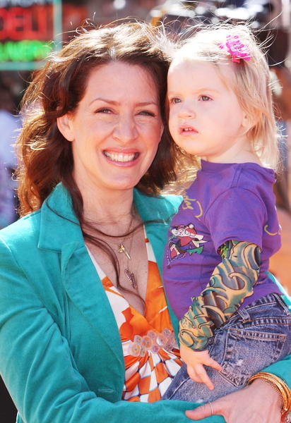 Joely Fisher Picture Gallery - High Quality | AceShowbiz