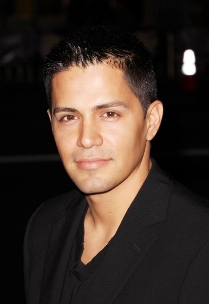 Jay Hernandez<br>