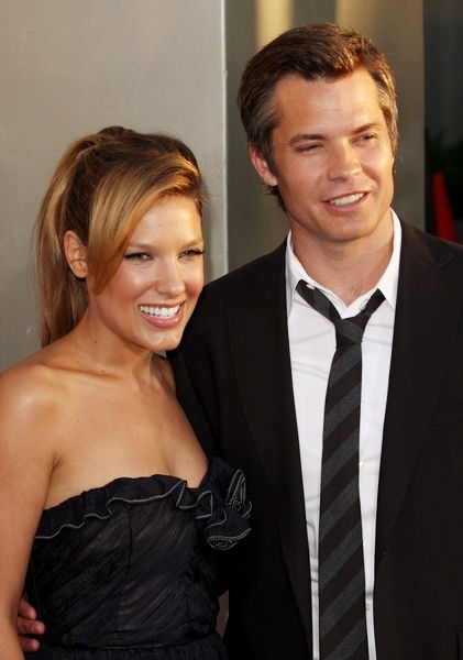 Kiele Sanchez, Timothy Olyphant<br>