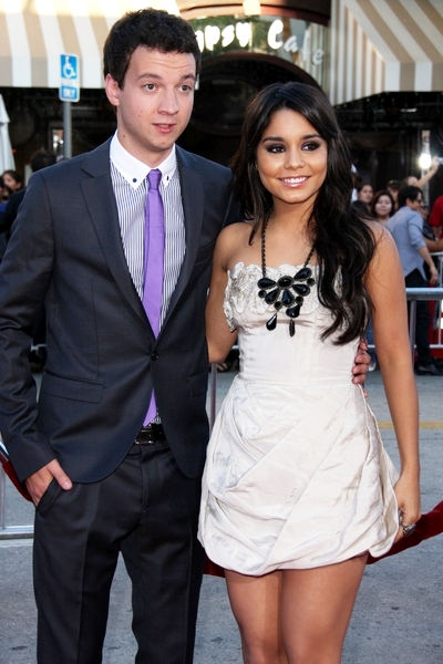 Gaelan Connell, Vanessa Hudgens<br>