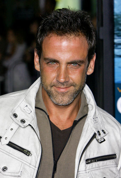 Carlos Ponce Picture 2 - "Couples Retreat" Los Angeles Premiere - Arrivals
