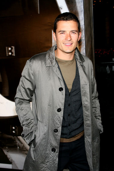 Orlando Bloom<br>Burberry Lights Up the New York City Skyline For the First Time on 