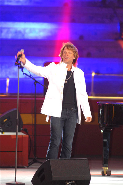 Jon Bon Jovi<br>Enrique Iglesias Performs Live In Concert With Guest Appearances From Elizabeth Hurley, Jon Bon Jovi