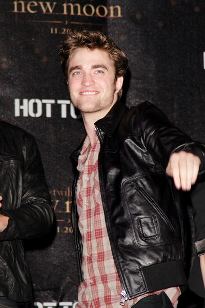 Robert Pattinson<br>