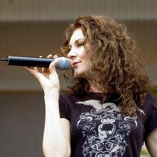 SHeDAISY; in Chicago Country Music Fest