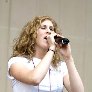 SHeDAISY; in Chicago Country Music Fest